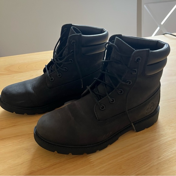 Black Timberlands - Picture 3 of 8